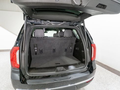 Used 2023 GMC Yukon SLT image 34