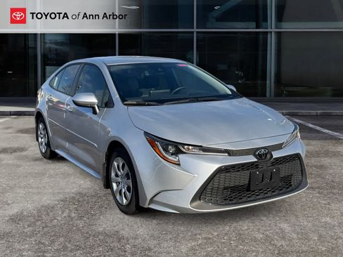 Certified 2022 Toyota Corolla LE image 1