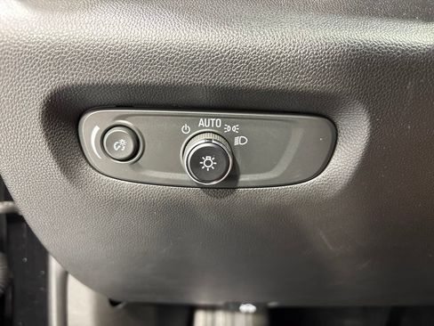 Used 2023 Chevrolet Traverse LT AWD/4WD image 29