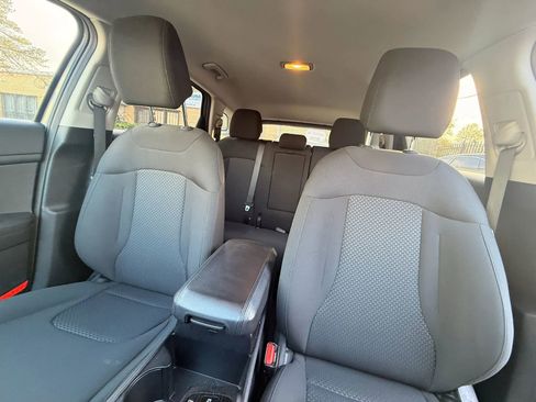 Used 2025 Kia Sportage LX image 24