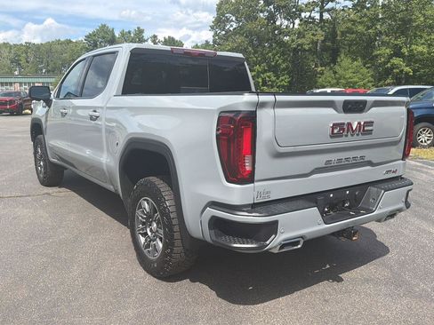 Certified 2024 GMC Sierra 1500 AT4 w/ Technology Package AWD/4WD image 5