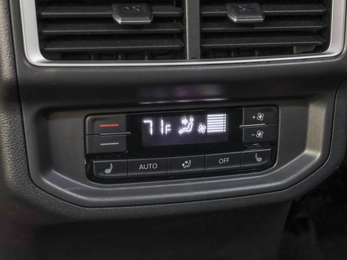 Used 2024 Volkswagen Atlas SEL AWD/4WD image 40