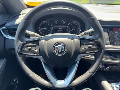 Used 2024 Buick Enclave Essence w/ Experience Buick Package FWD image 10