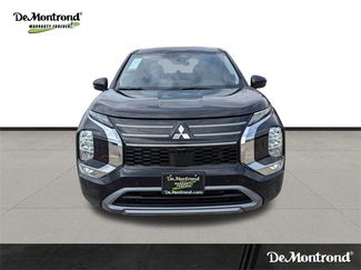 Used 2025 Mitsubishi Outlander SE video 2