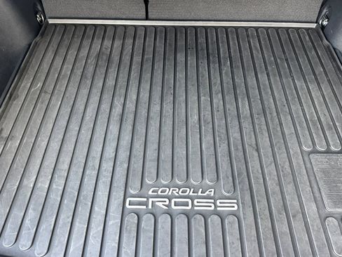 Used 2022 Toyota Corolla Cross L image 16