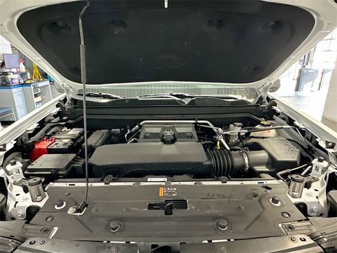 New 2024 Chevrolet Colorado LT w/ LT Convenience Package II image 32