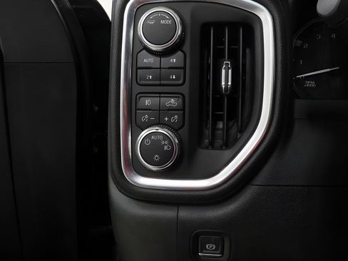 Used 2022 GMC Sierra 1500 Elevation w/ X31 Off-Road Package AWD/4WD image 18