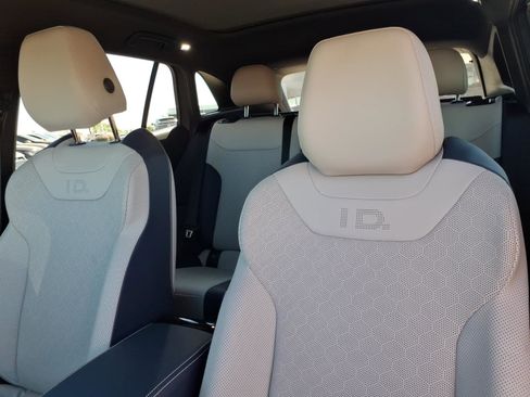 Certified 2025 Volkswagen ID.4 Pro S w/ ID.4 Black Package image 20