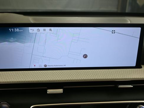 Used 2025 Genesis GV80 3.5T Prestige image 31