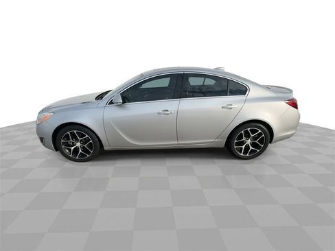Certified 2017 Buick Regal Sport Touring image 5