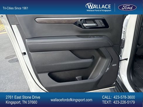 Used 2025 Chevrolet Suburban Premier image 23