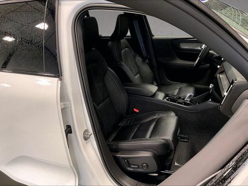 Used 2023 Volvo XC40 B5 Ultimate w/ Protection Package Premier AWD/4WD image 30