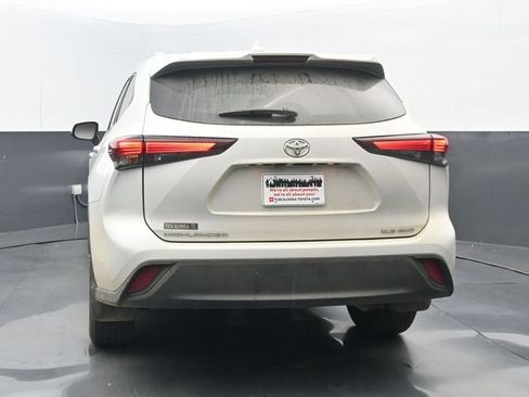 Used 2026 Toyota Highlander XLE image 4