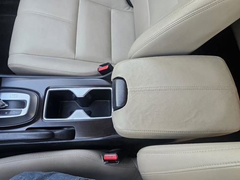 Used 2014 Honda Crosstour EX-L image 22