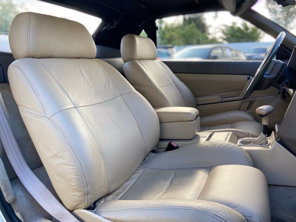 Used 1993 Cadillac Allante FWD image 24