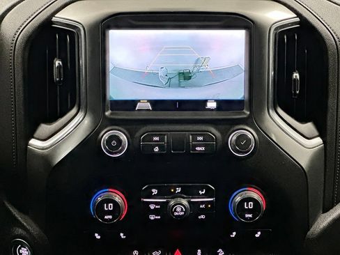 Used 2022 Chevrolet Silverado 1500 LT w/ Z71 Off-Road Package AWD/4WD image 7