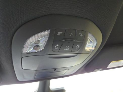 New 2026 Chrysler Pacifica Select image 18