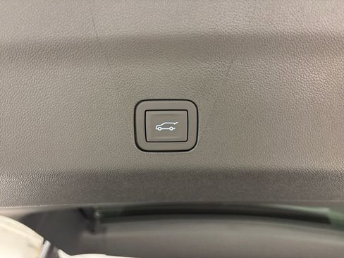 New 2026 GMC Yukon Elevation image 18