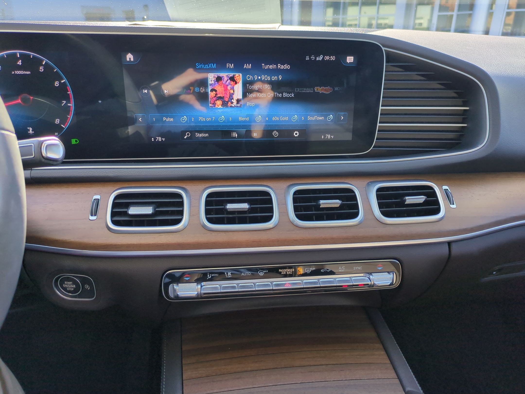 Used 2020 Mercedes-Benz GLE 350 4MATIC image 22