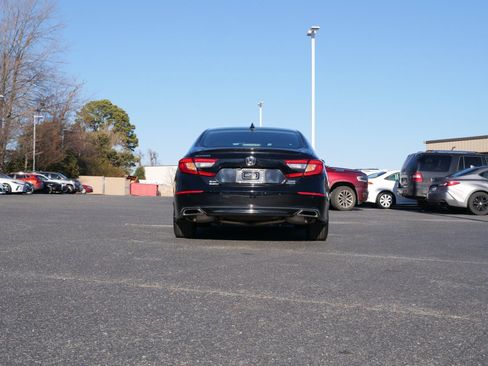 Used 2020 Honda Accord Touring image 5