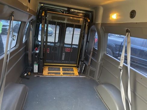 Used 2014 Ford E-250 and Econoline 250 Extended w/ Power Group image 3
