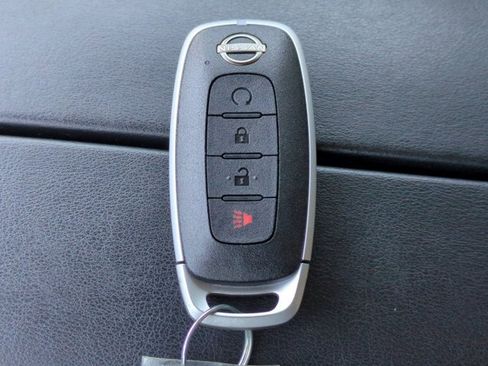 Used 2023 Nissan Rogue SV image 27