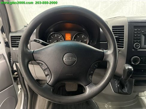 Used 2012 Freightliner Sprinter 2500 RWD image 4