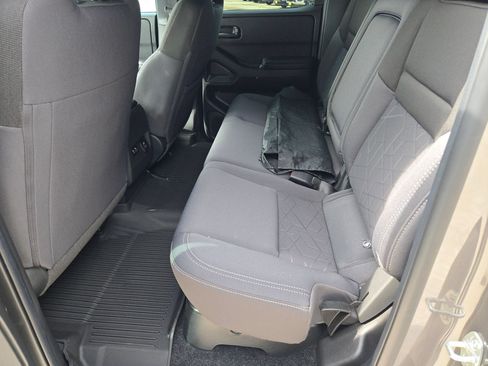 Used 2026 Nissan Frontier SV w/ SV Convenience Package RWD image 13