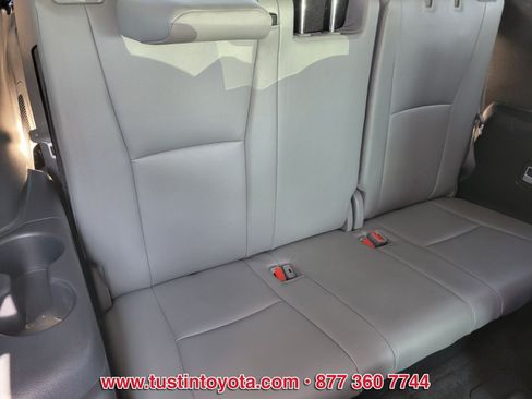 Used 2023 Toyota Highlander XLE AWD/4WD image 15