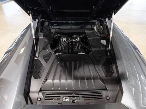 Used 2016 Lamborghini Huracan LP 580-2 image 21