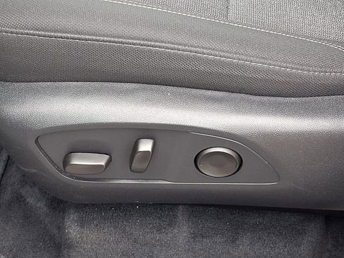 Used 2025 GMC Acadia Elevation image 4