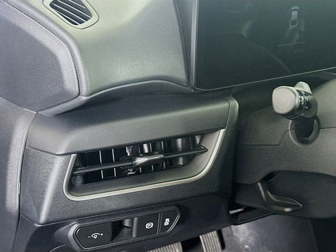 Used 2025 Kia K4 LXS image 17