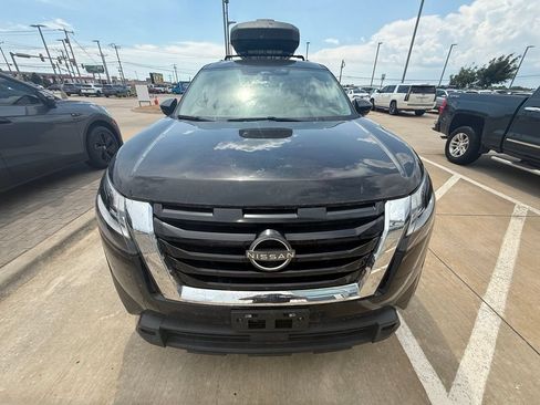Used 2022 Nissan Pathfinder SV w/ SV Premium Package AWD/4WD image 3
