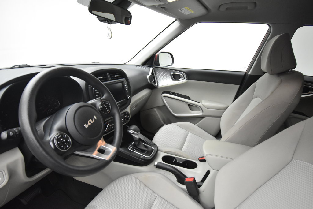 Used 2022 Kia Soul LX w/ Technology Package FWD image 7