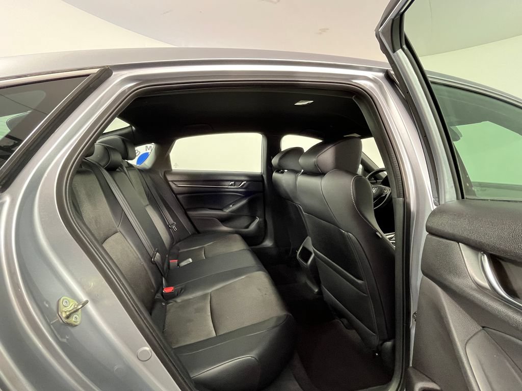 Used 2018 Honda Accord Sport image 16
