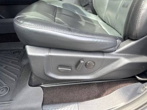 Used 2023 Ford Expedition XLT RWD image 25