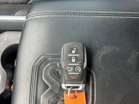 Used 2020 RAM 1500 Laramie AWD/4WD image 18
