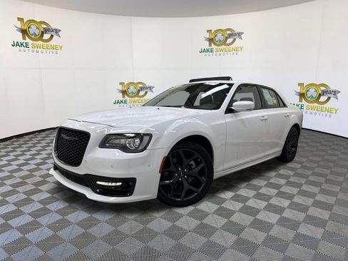 Used 2023 Chrysler 300 S w/ Comfort Group image 4