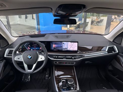Used 2026 BMW X7 xDrive40i AWD/4WD image 18
