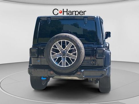 Used 2023 Jeep Wrangler Unlimited Sahara AWD/4WD image 4