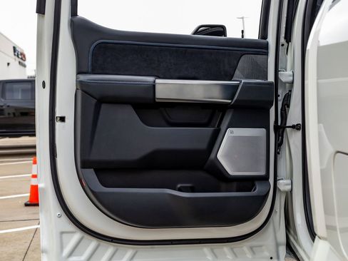 Used 2025 Ford F250 Platinum w/ Tremor Off-Road Package image 39