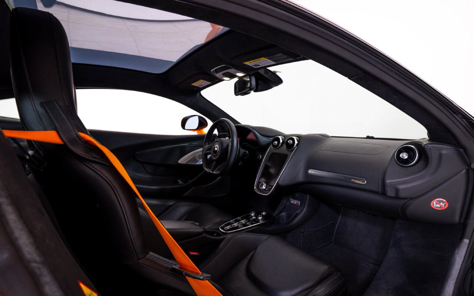 Used 2023 McLaren GT RWD image 21