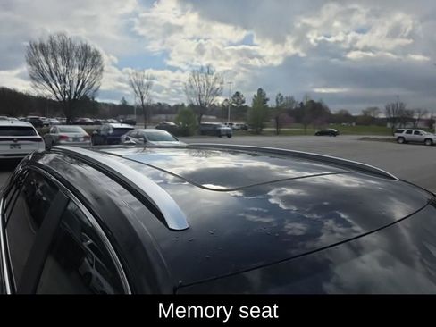 Used 2025 Volkswagen Atlas Cross Sport SEL image 7