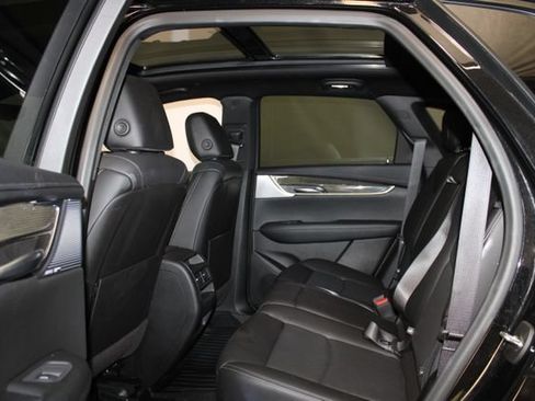 Certified 2022 Cadillac XT5 Sportv w/ LPO, ONYX Package AWD/4WD image 11