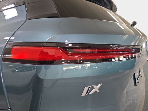 Used 2024 BMW iX xDrive50 image 33