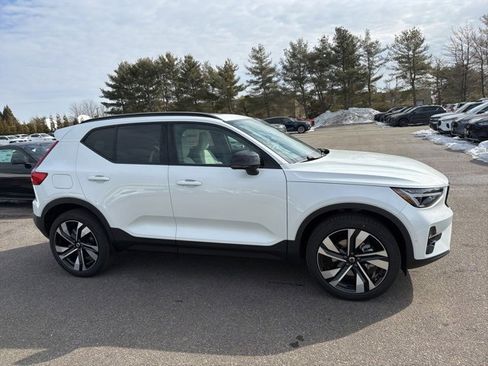 New 2026 Volvo XC40 B5 Plus w/ Protection Package Premier image 2