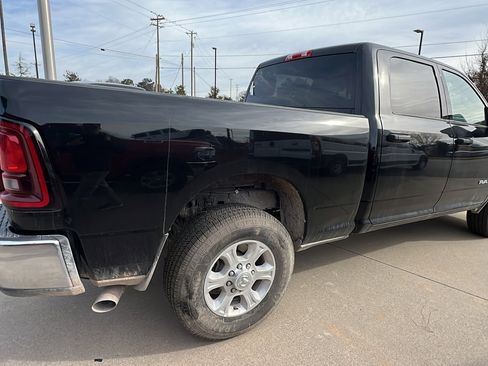 Used 2025 RAM 2500 Big Horn w/ Bed Convenience Group image 8