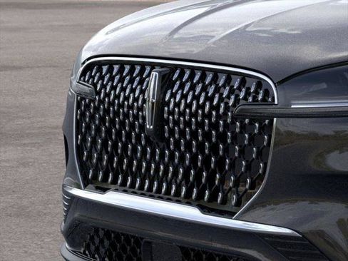 Used 2026 Lincoln Aviator AWD image 17