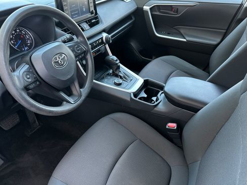 Certified 2020 Toyota RAV4 LE AWD/4WD image 9