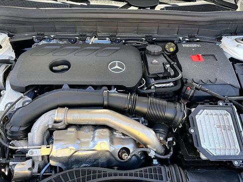 Used 2026 Mercedes-Benz GLB 250 4MATIC image 9